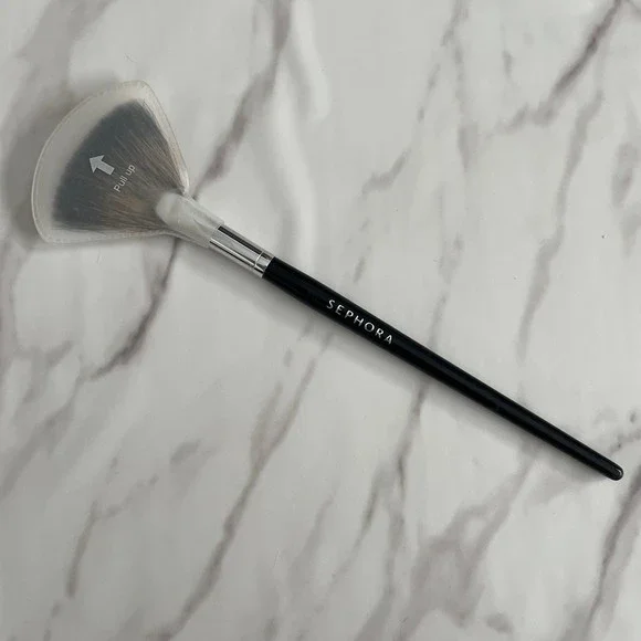 SEPHORA COLLECTION Pro Fan Brush #65 - Picture 1 of 10
